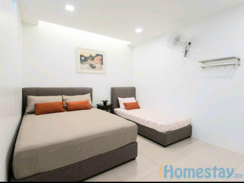 SS18/3C Subang Jaya 4Bed3Bath 14 Tetamu