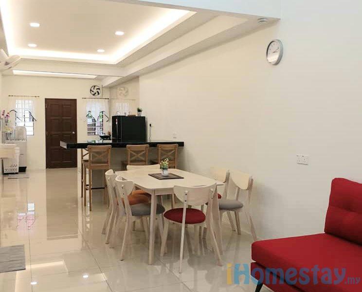 SS18/3C Subang Jaya 4Bed3Bath 14 Tetamu