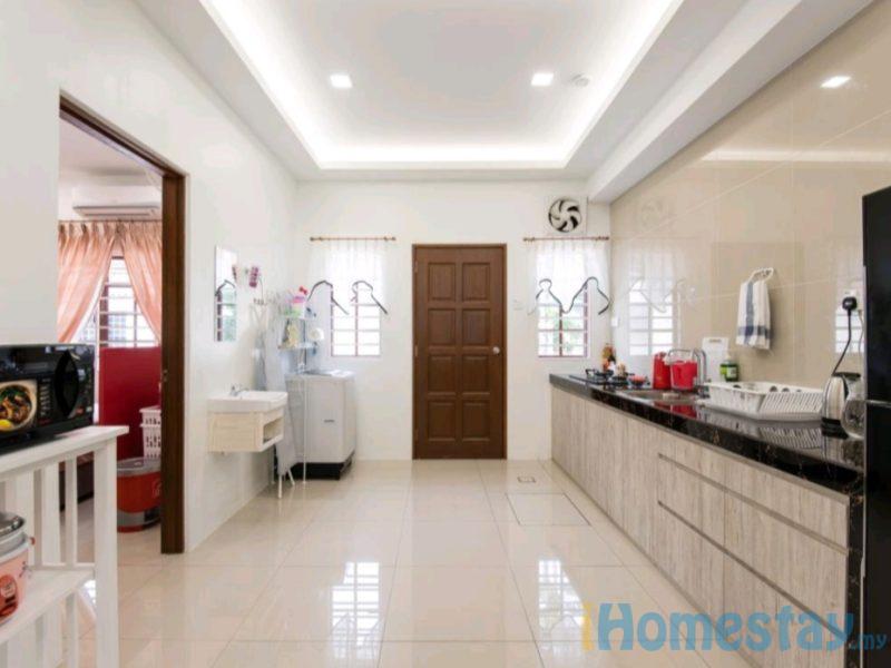 SS18/3C Subang Jaya 4Bed3Bath 14 Tetamu