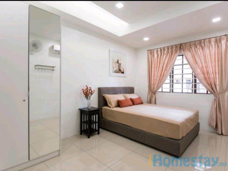 SS18/3C Subang Jaya 4Bed3Bath 14 Tetamu