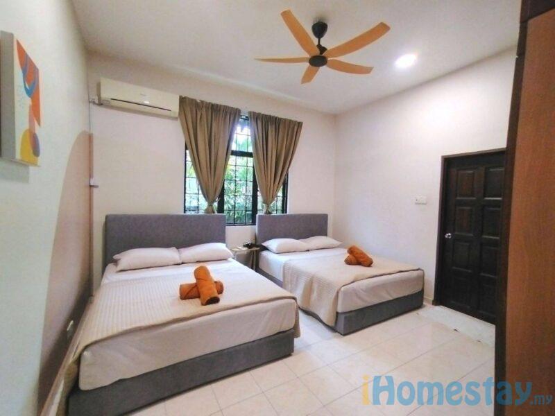 Bungalow Tok Sira with pool 30pax 2km tc