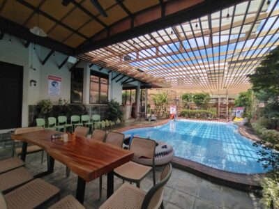 Bungalow Tok Sira with pool 30pax 2km tc