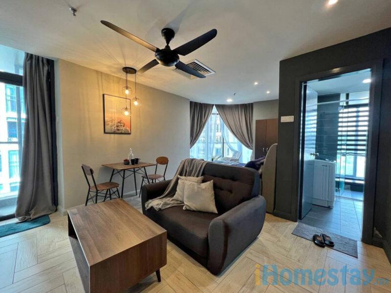 Fully furnished studio at Regina Residen